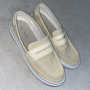 Cole Haan Women’s Penny Loafers Size 9.5 B Beige Canvas Boating Comfort Outdoors